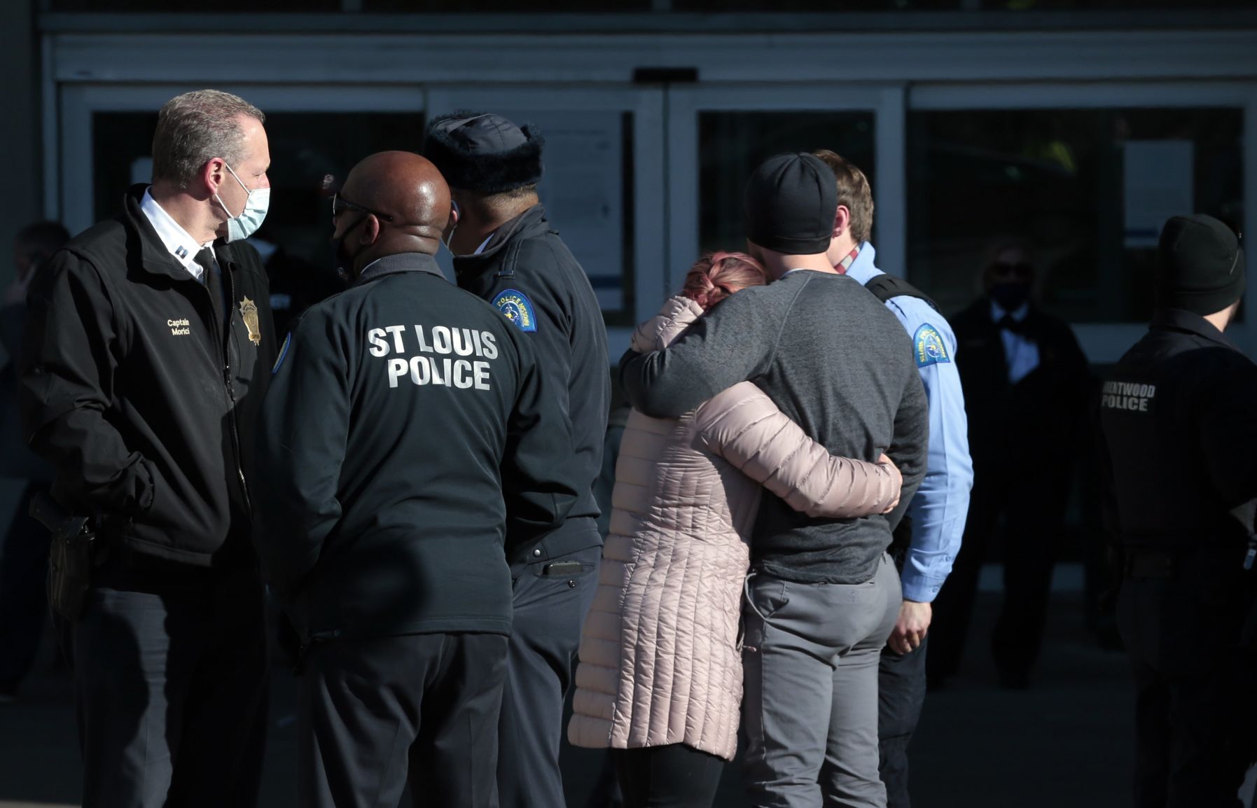 Two 51黑料 police officers shot
